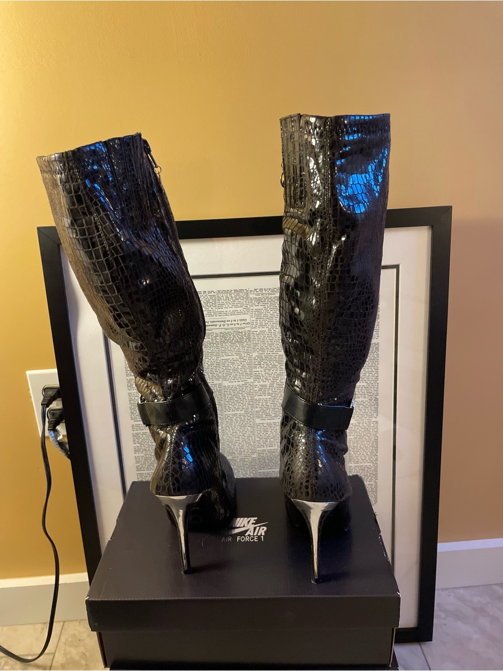 Gorgeous vintage Baby Phat stiletto boots in sleek black croc-embossed- Size 7 - Picture 4 of 5